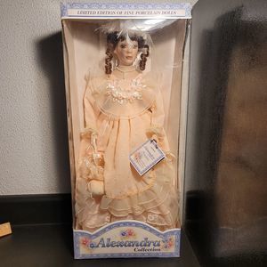 Limited Edition of Fine Porcelain Dolls By Alexandra Hollylane 3876 in Box